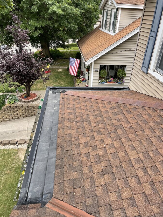 Lined box gutters