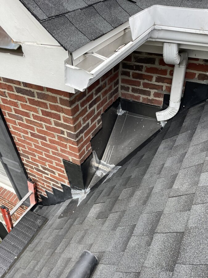 Step flashing gutter detail