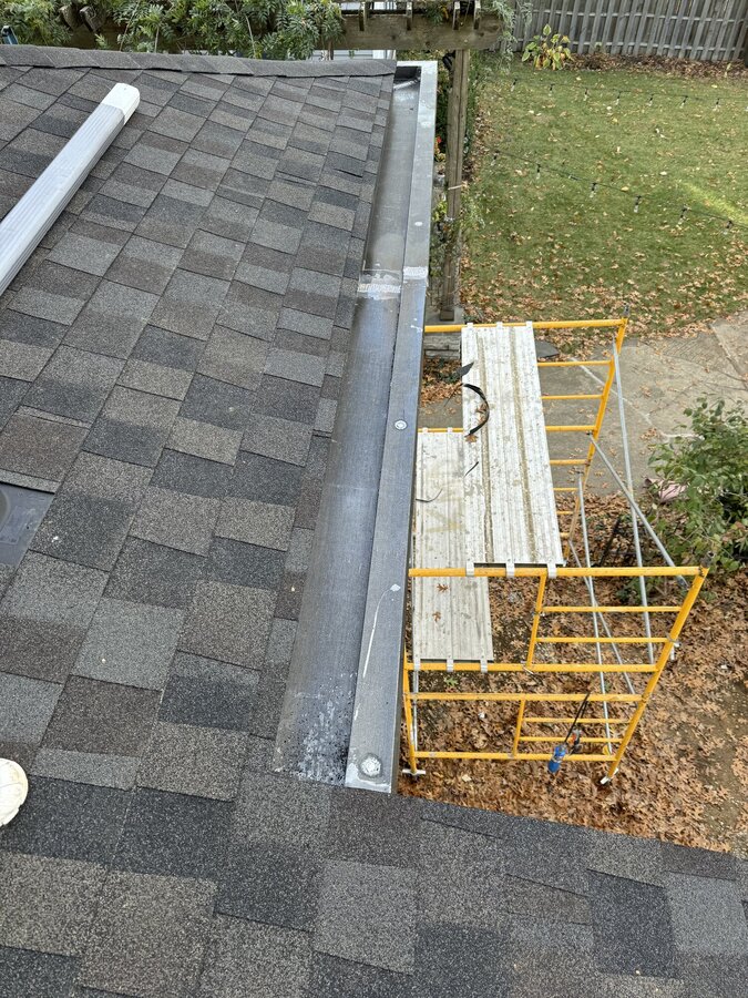 Lined box gutters